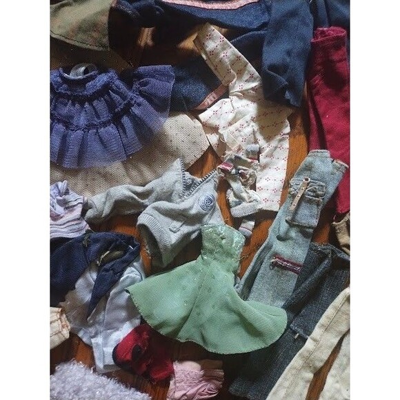 Vintage HUGE BRATZ LOT 30 Nude Dolls  Clothes Shoes - Picture 13 of 16